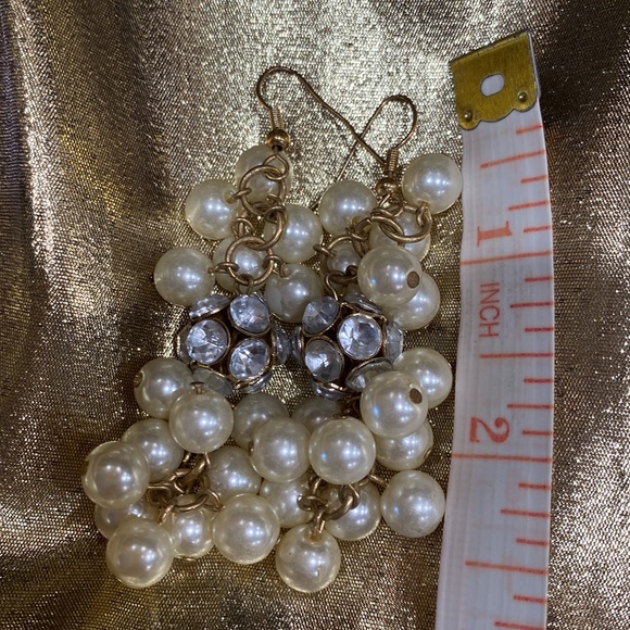 Pearl and Rhinestone pierced dangle earrings, gold hardware EUC - Picture 7 of 7